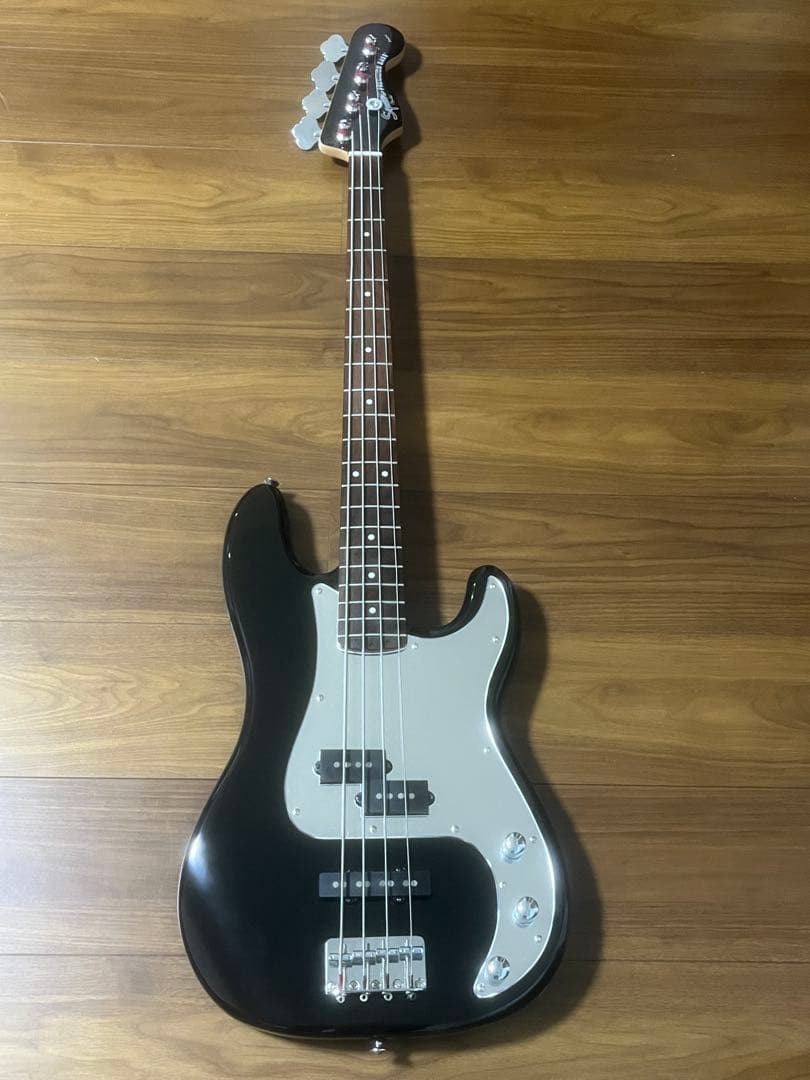 Squier Precision Bass ブラック