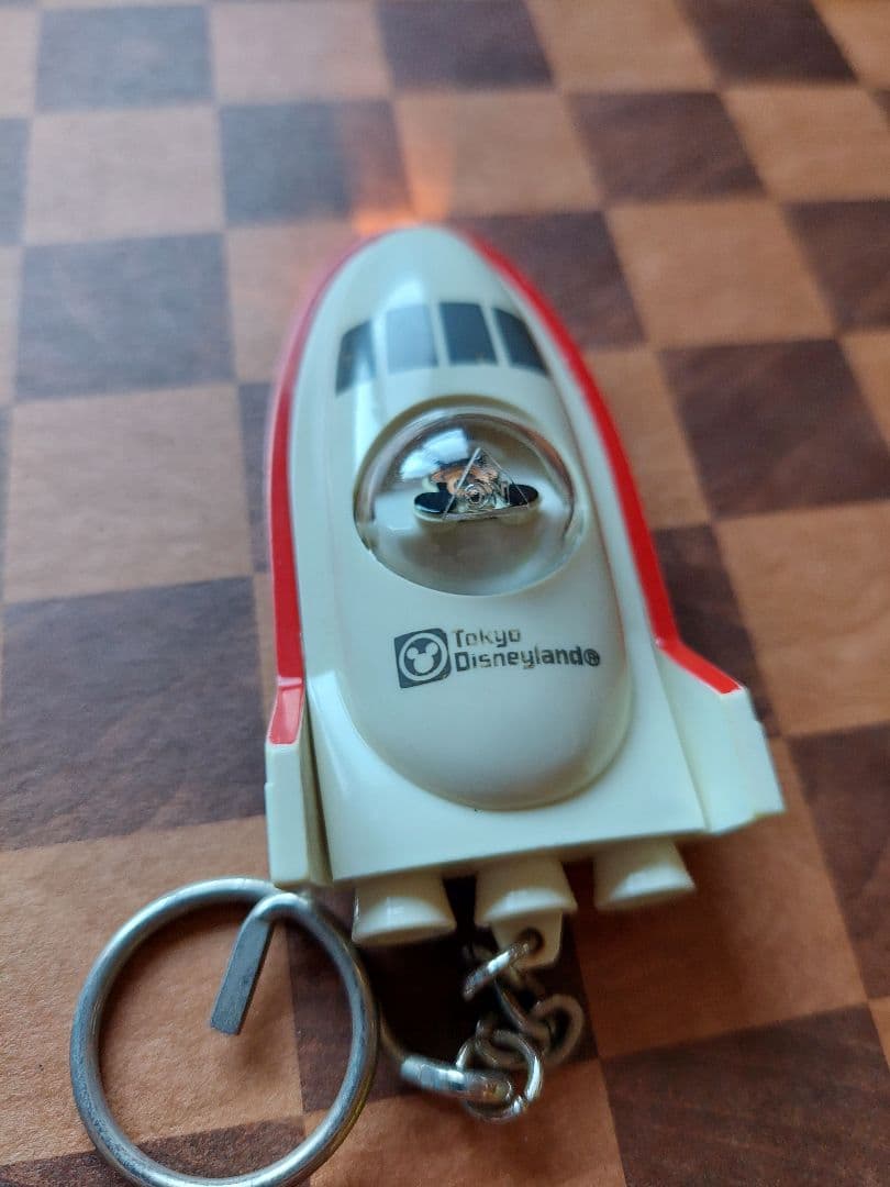希少 ミッキーマウス 宇宙船型キーホルダー