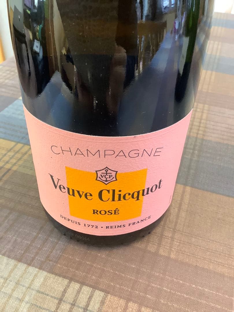 モエシャンドン&ヴーヴークリコロゼ　２本セット