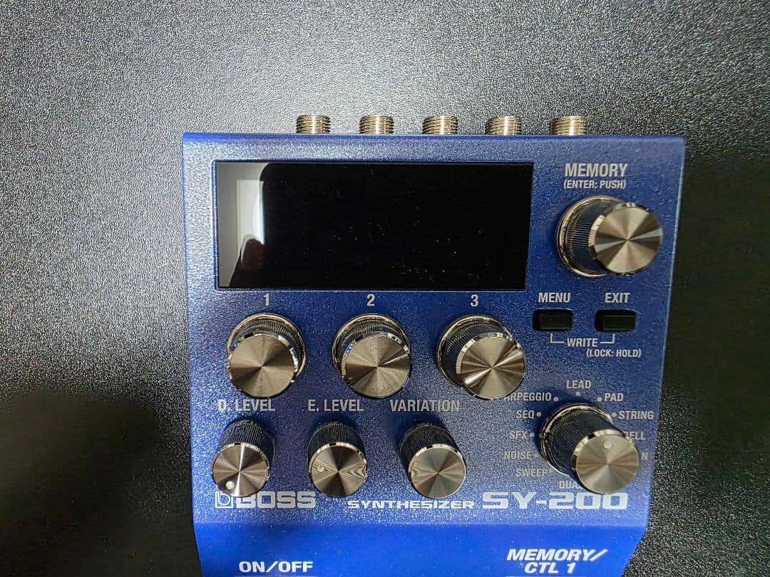 BOSS SY-200 ギターシンセサイザー