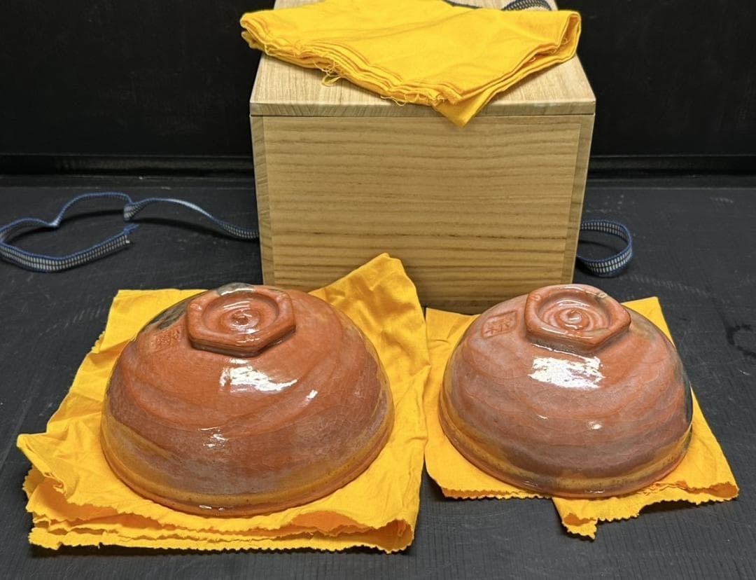 未使用品 嶋台茶碗 松楽作 金色 銀色 茶碗2個 楽焼き 楽茶碗 共布 共箱入り