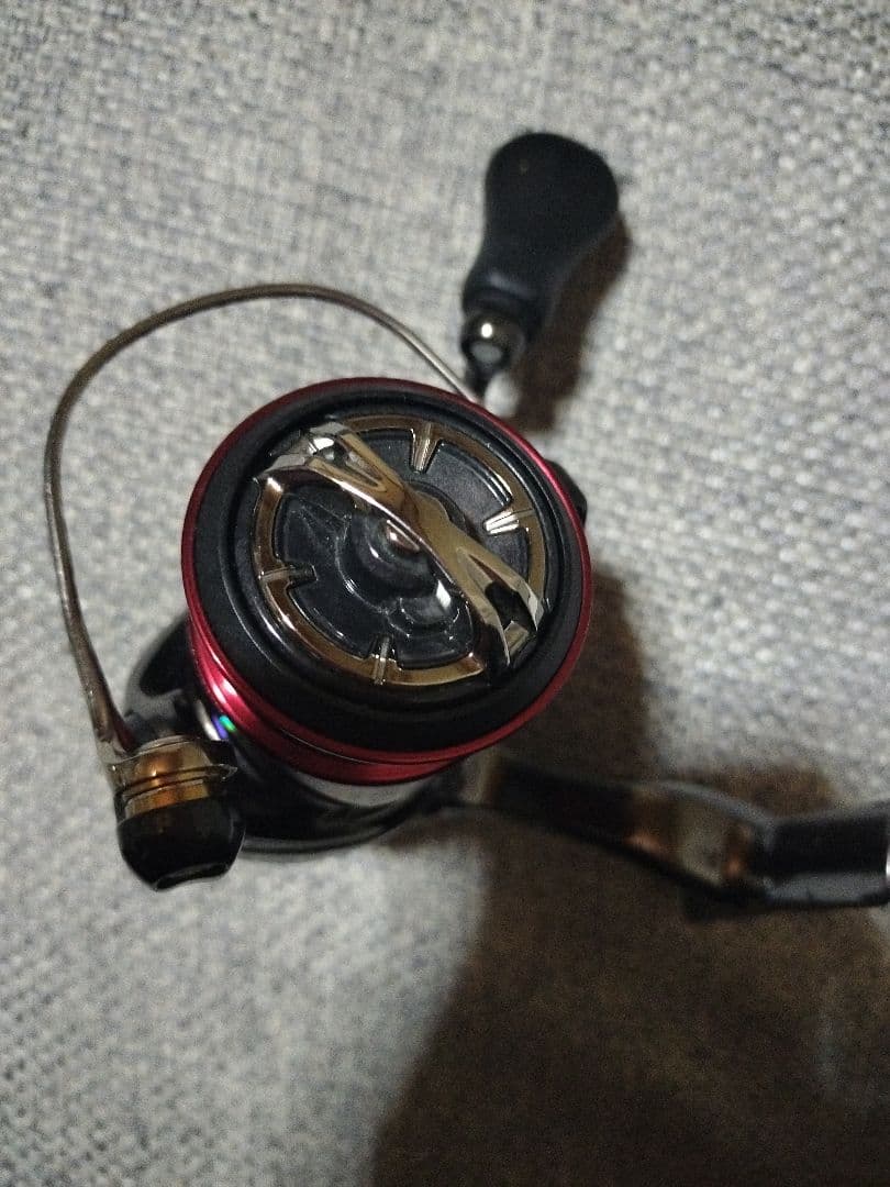 SHIMANO STRADIC C2000S スピニングリール
