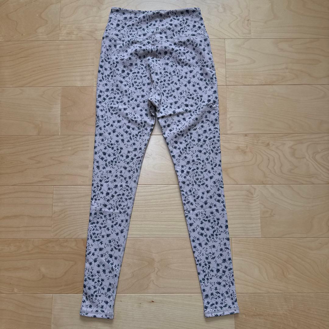 emmi エミ　ヨガウェア　上下セット　ブラトップ　フラワーレギンス　S 新品