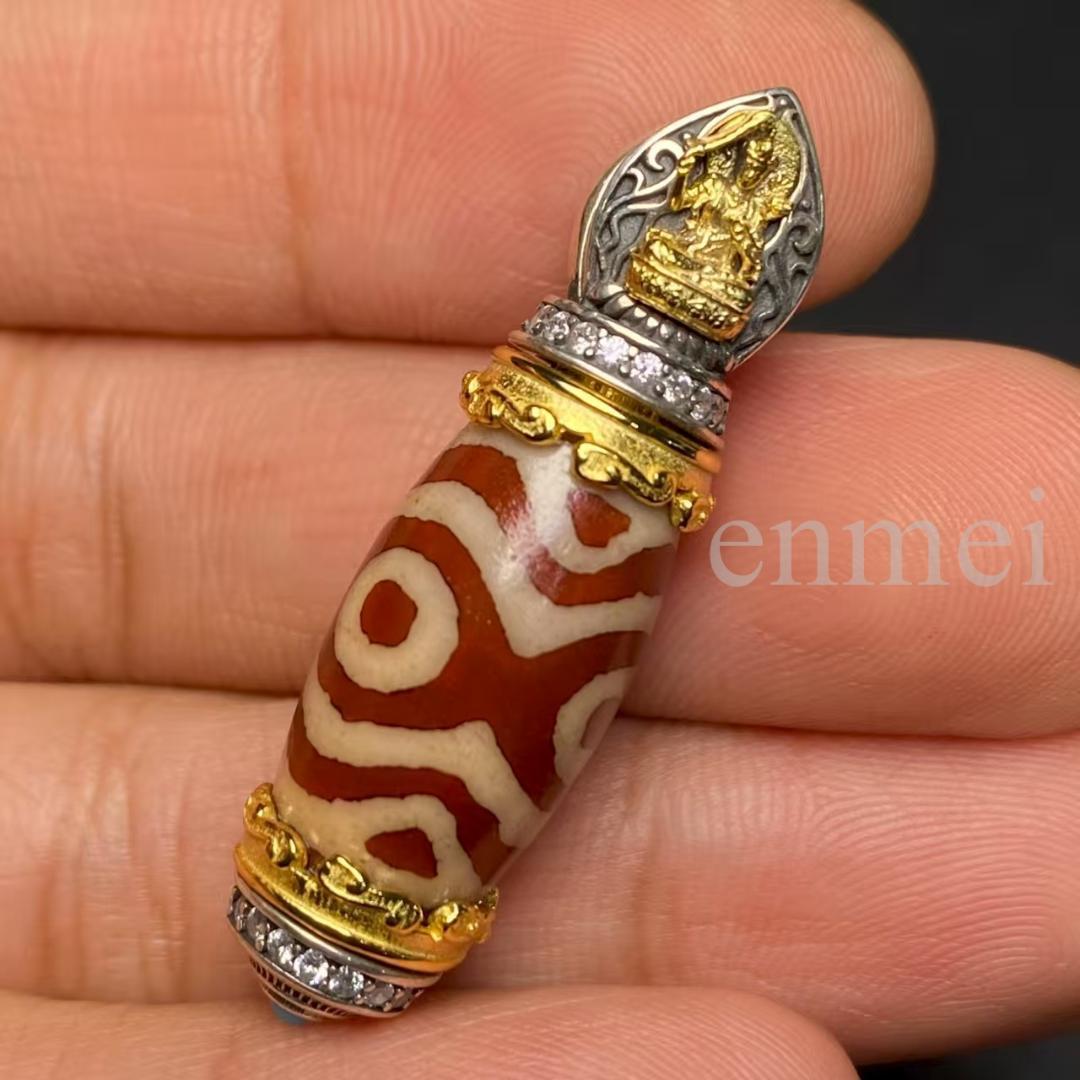 中国古美術・藏區回流・紅肉蓮花三眼天珠・文殊菩薩・天然石・瑪瑙・闢邪消災・根付