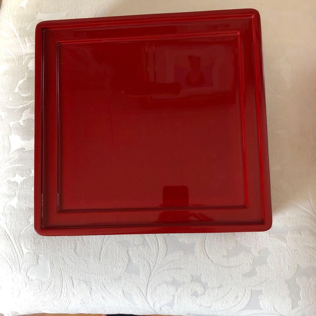 新品未使用　琉球漆器台付四段重 松　竹　梅　鶴　亀