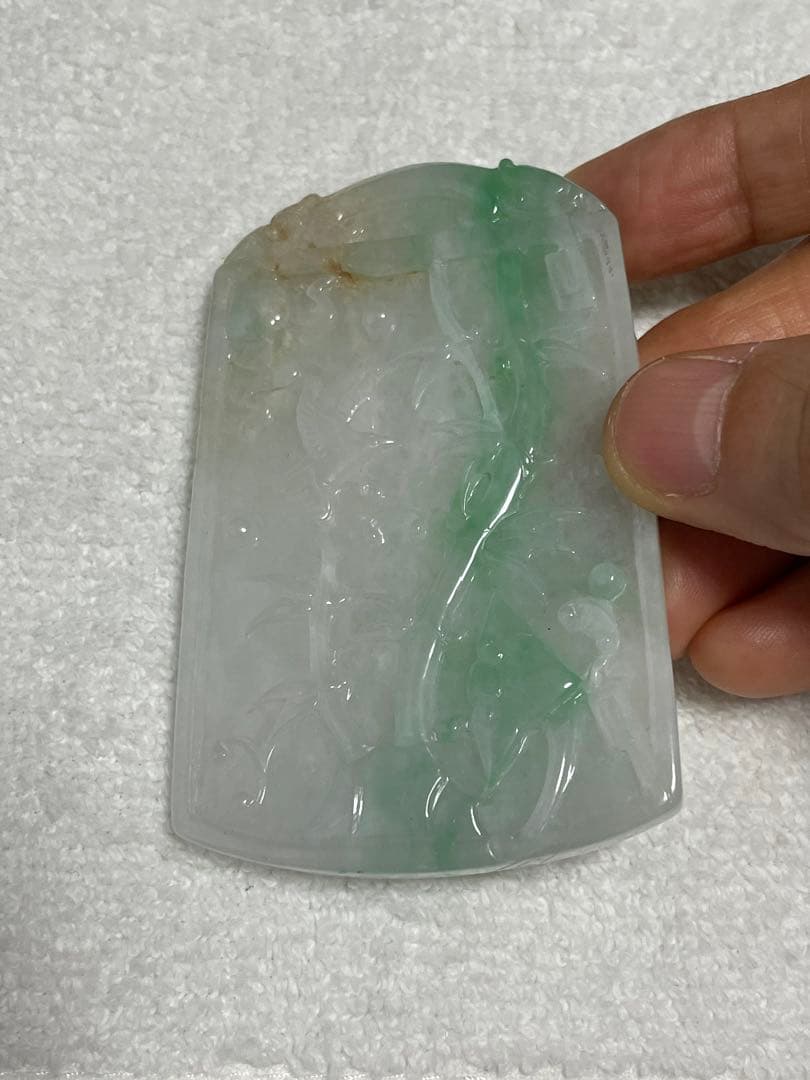 翡翠　天然石　ペンダントヘッド　御守り　竹鳥模様