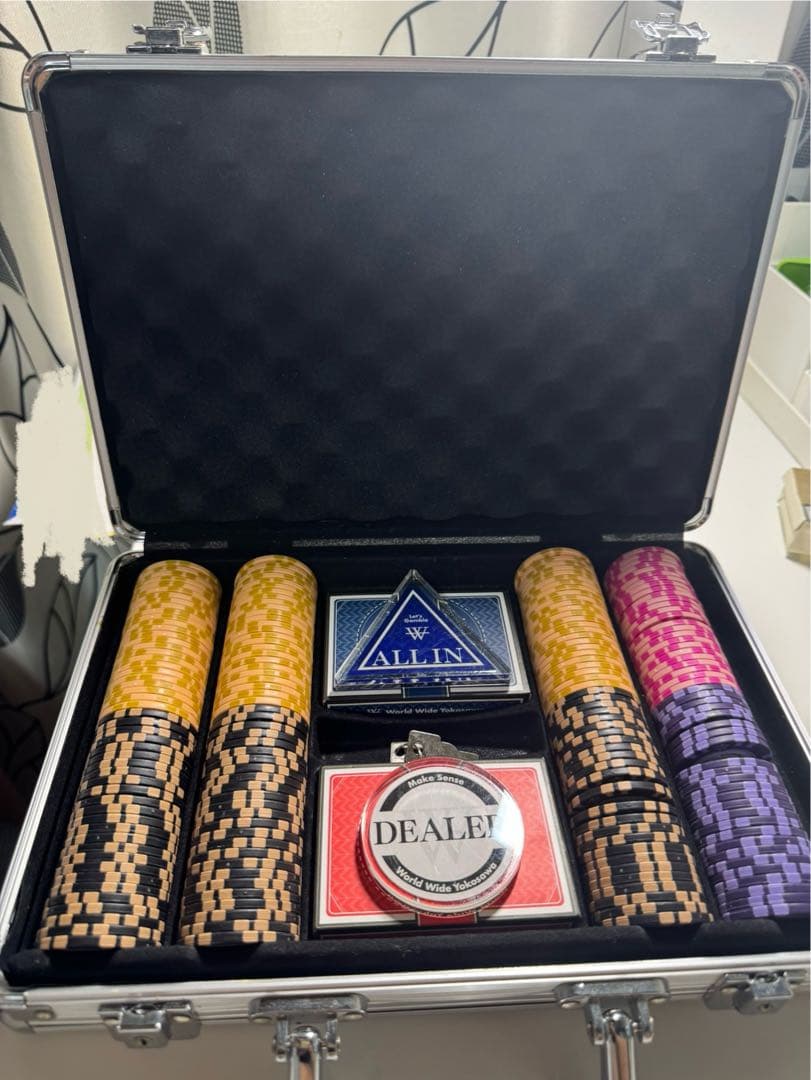 アルミ製シルバーケース