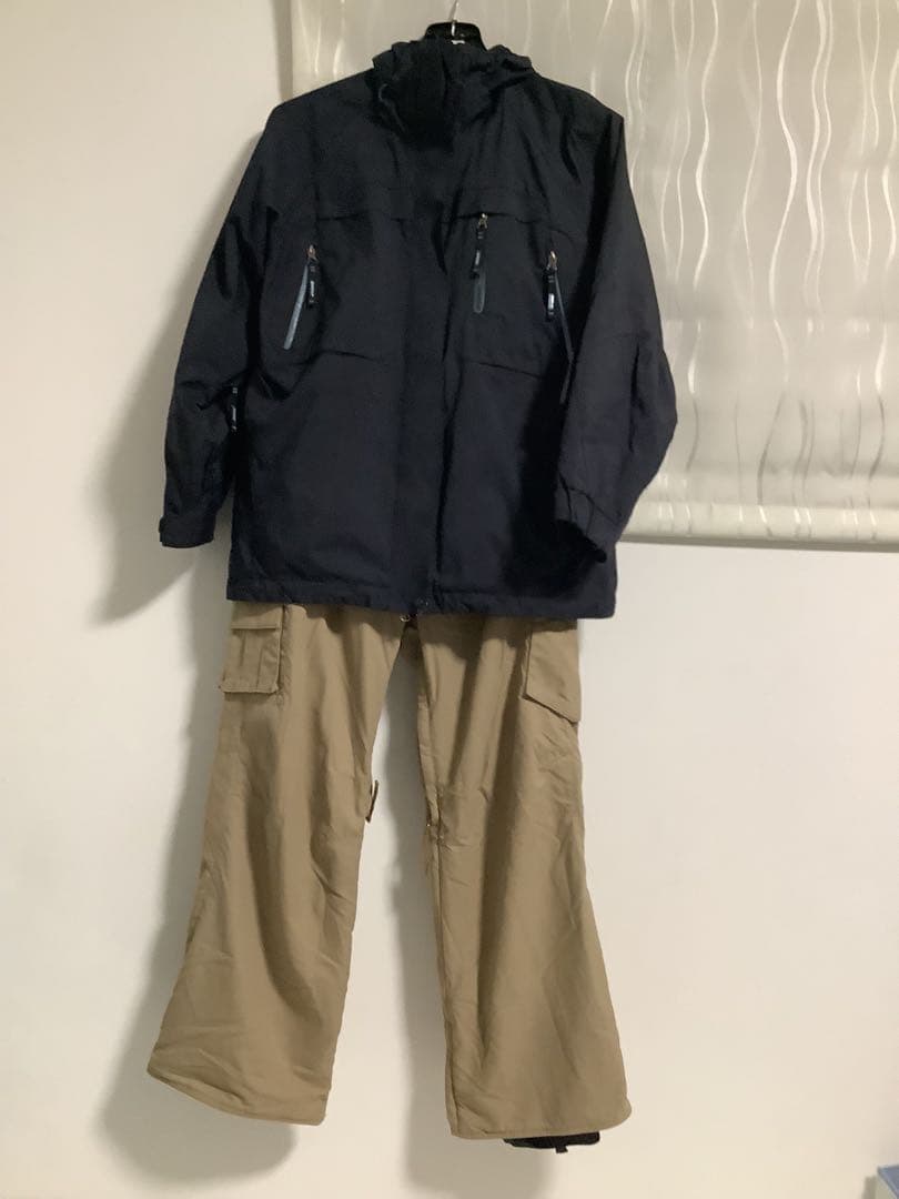 スノーボードウェアセット　キスマーク　ウェアM パンツL　レディース