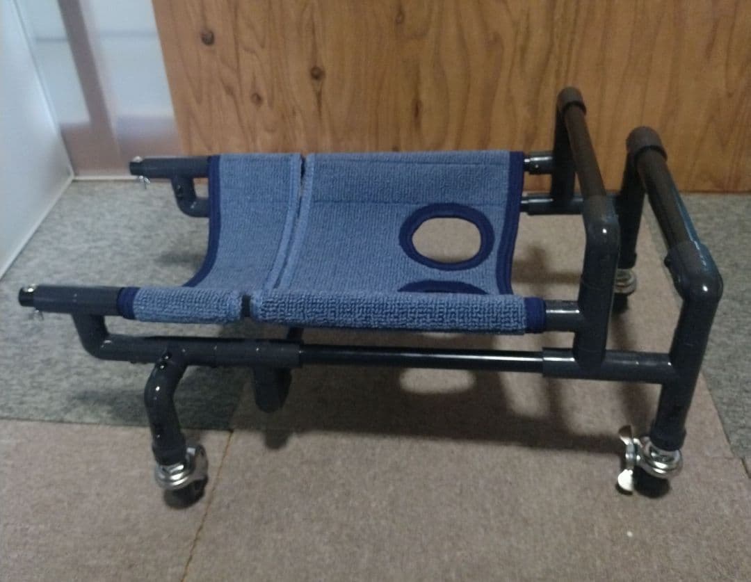 犬の四輪歩行器(小型犬シートタイプ)