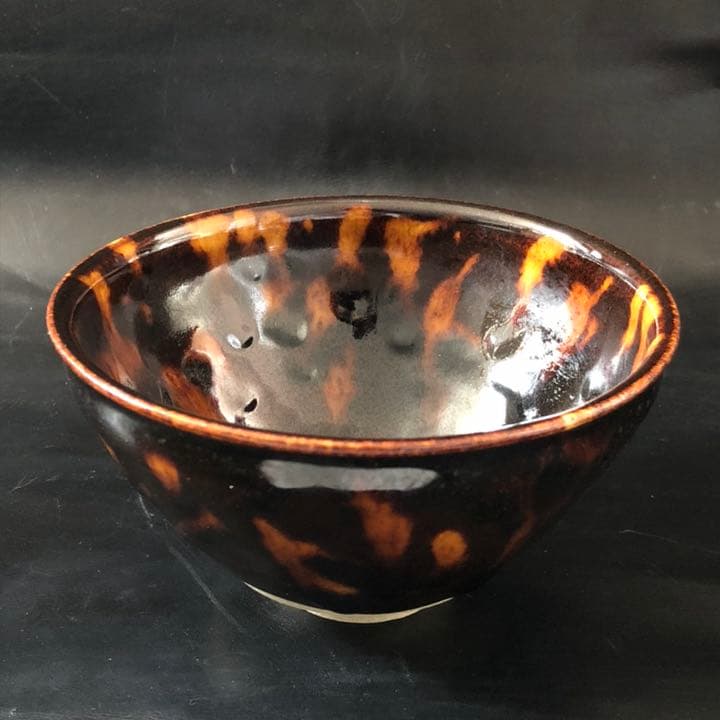 究極の美◼️蔵からかなり凄い雰囲気の抹茶茶碗が出てきました。