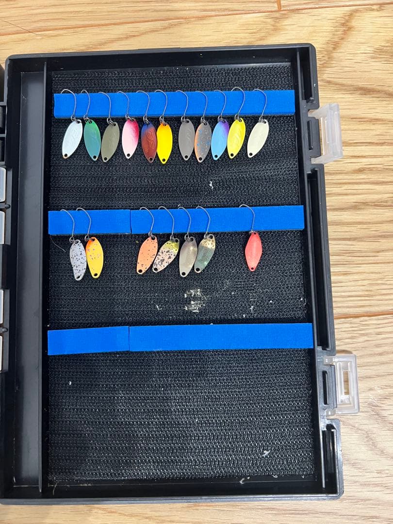 引退【まとめ売り】スプーン・メタル系　全部で218枚　管釣り　ケースとおまけ付き