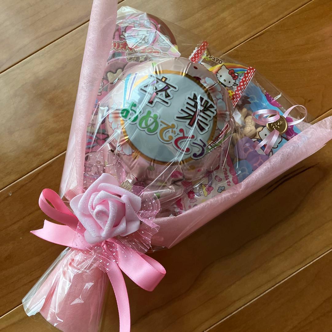 mimi様オーダー品　バルーンブーケ　お菓子　サンリオ　卒園　卒業