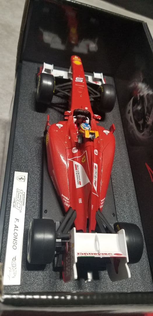 マテル　フェラーリ 150°ITALIA　F.アロンソ　1/18