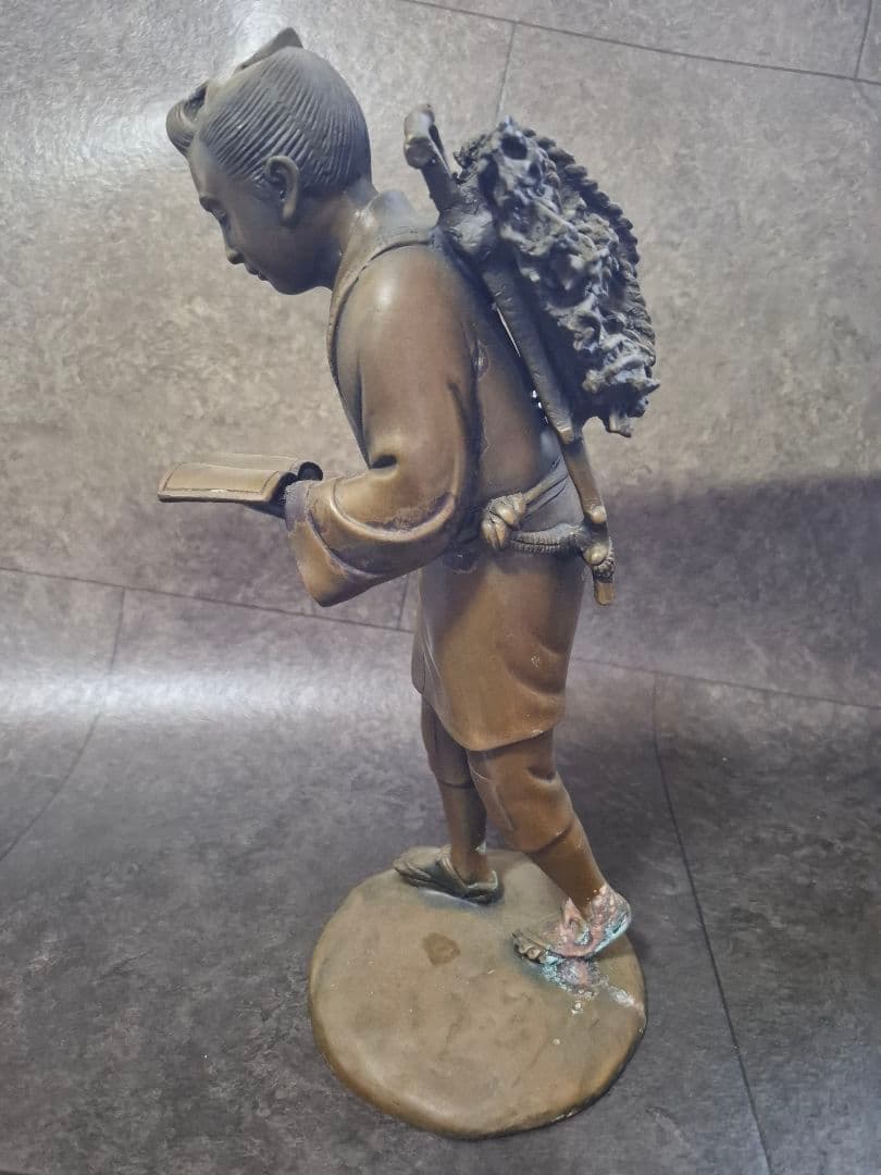 二宮金次郎　二宮金次郎像　オブジェ　置物アンティーク　骨董品