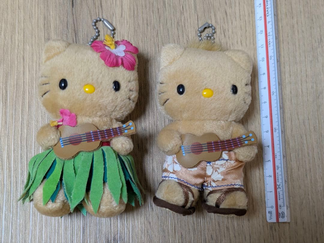 日焼けキティ＆ダニエル ぬいぐるみキーホルダー