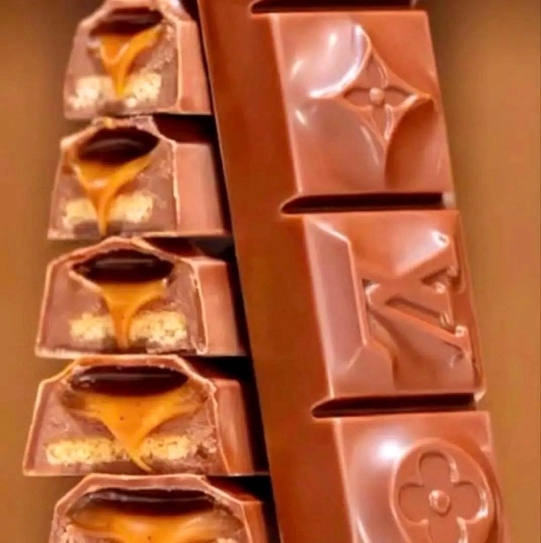 菓子 LOUISVUITTON\