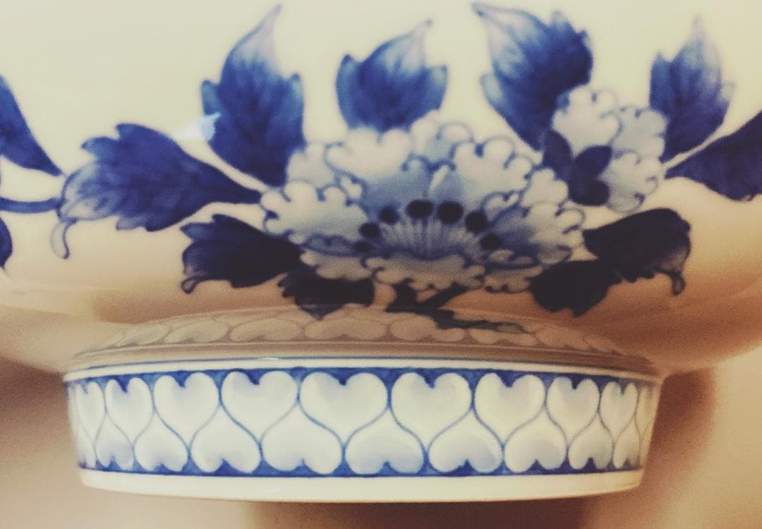 【真作保証】 市川龍仙 色鍋島 色絵唐花文 七寸皿