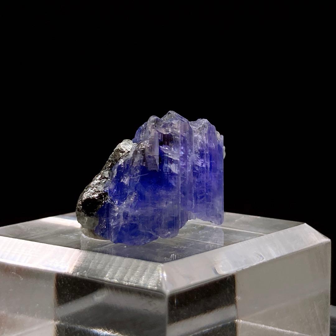 タンザナイト　原石　鉱物標本　天然石　98