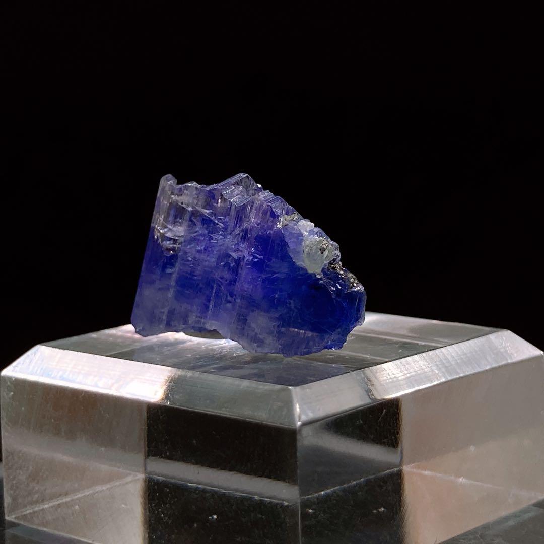 タンザナイト　原石　鉱物標本　天然石　98