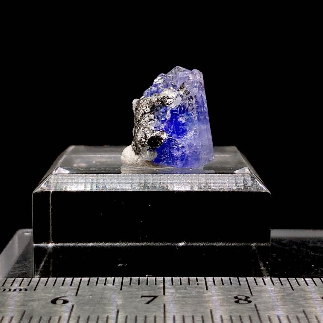 タンザナイト　原石　鉱物標本　天然石　98