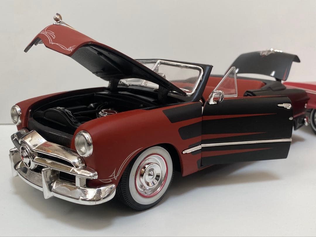 レア！　絶版　1/18 アメ車　ミニカー　フォード　ビクトリア　1950 旧車