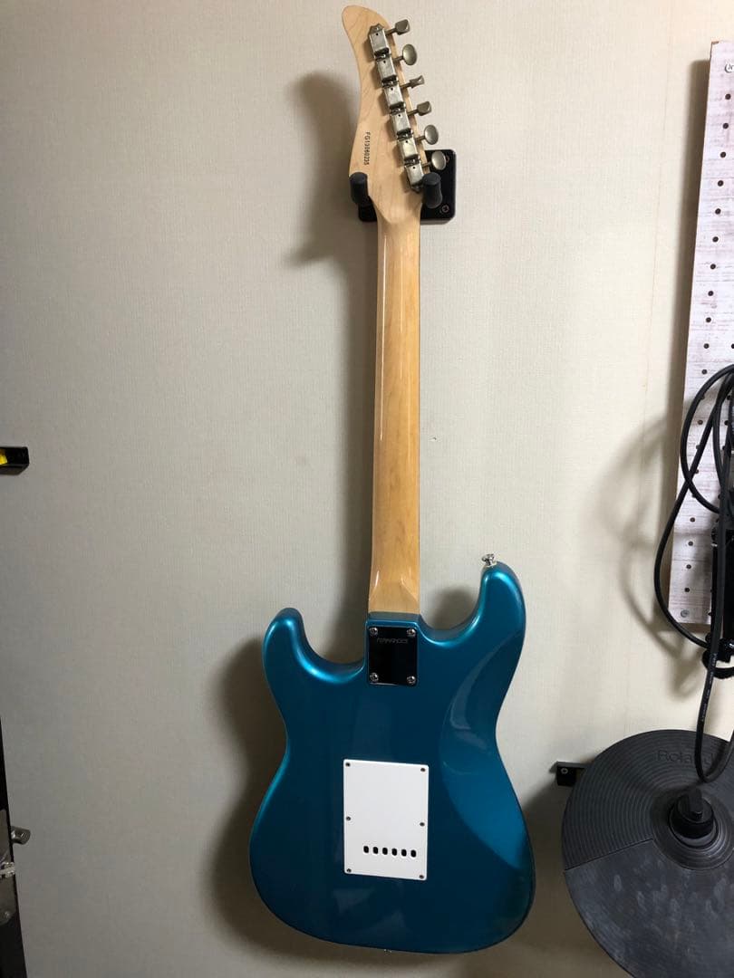 フェルナンデス　ストラトタイプ エレキギター