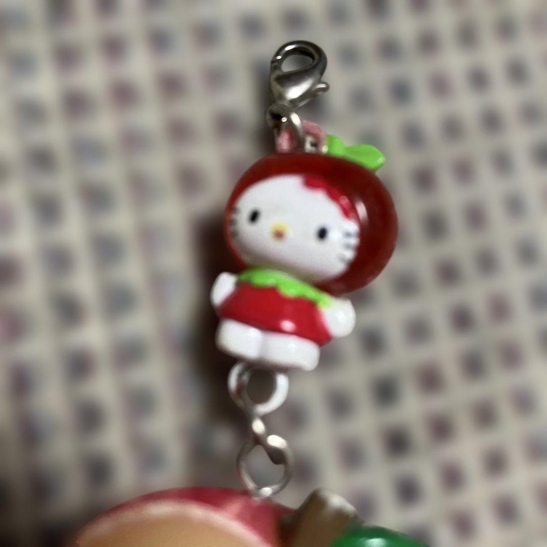 レア　ハローキティ リンゴ ストラップ