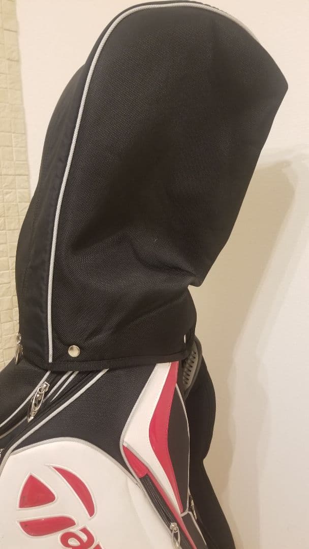 TaylorMade キャディバッグ 黒/白/赤 ゴルフボール　ボール入れセット