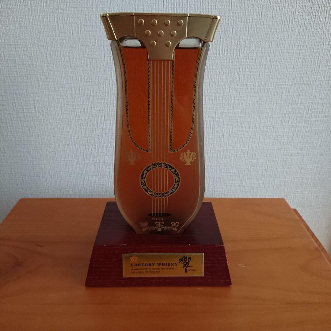 サントリー 響 リラギター型ボトル