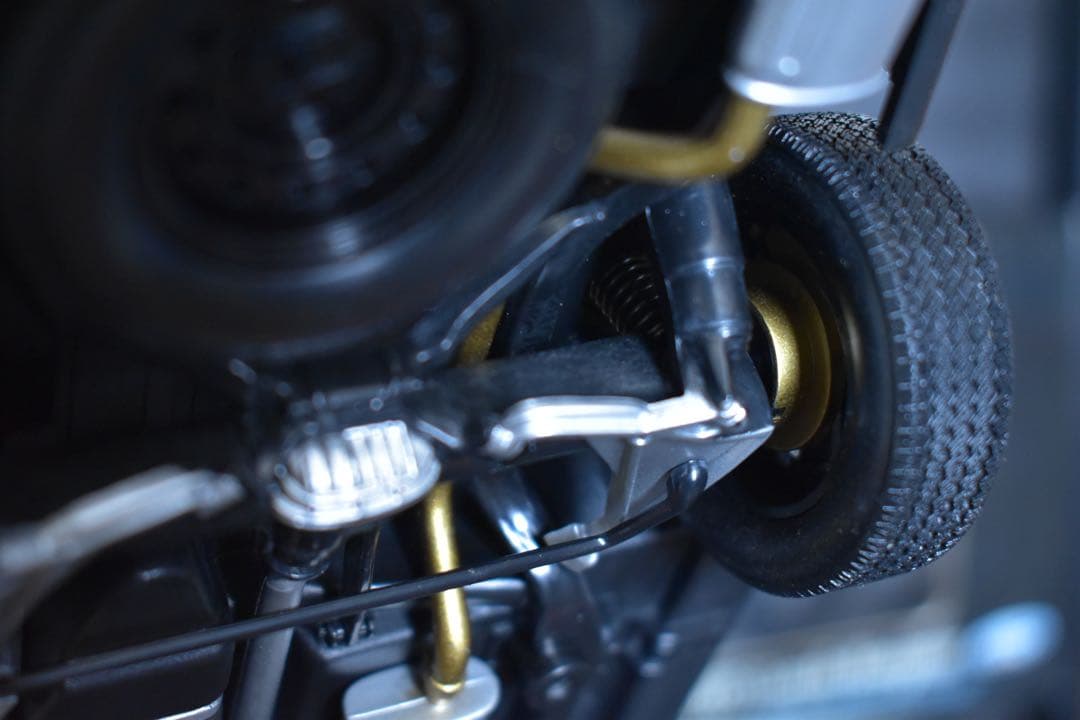 1/18 Welly リンカーン ナビゲーター サスペンション可動