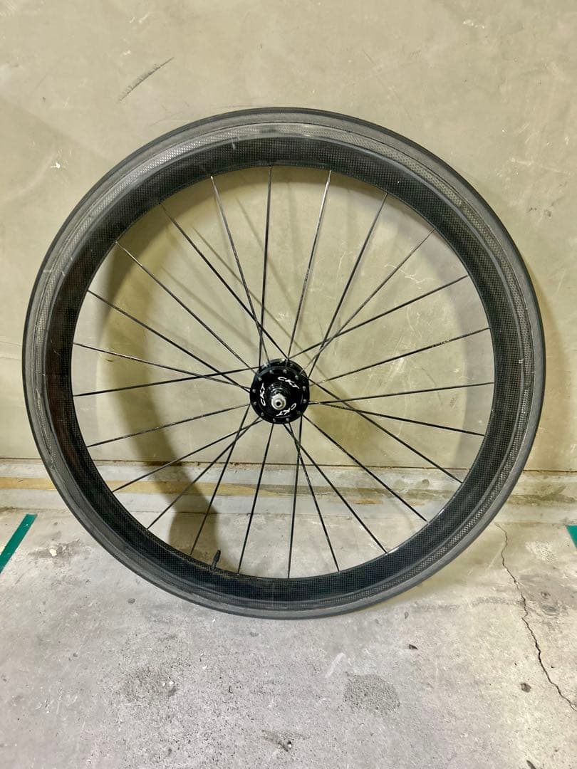 ◆台湾メーカー製の定価18万円程のカーボンホイール＆タイヤ後輪】重量1.07kg