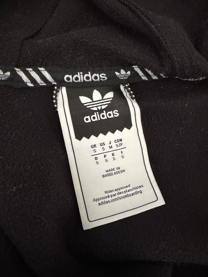アディダス　スノボウェア