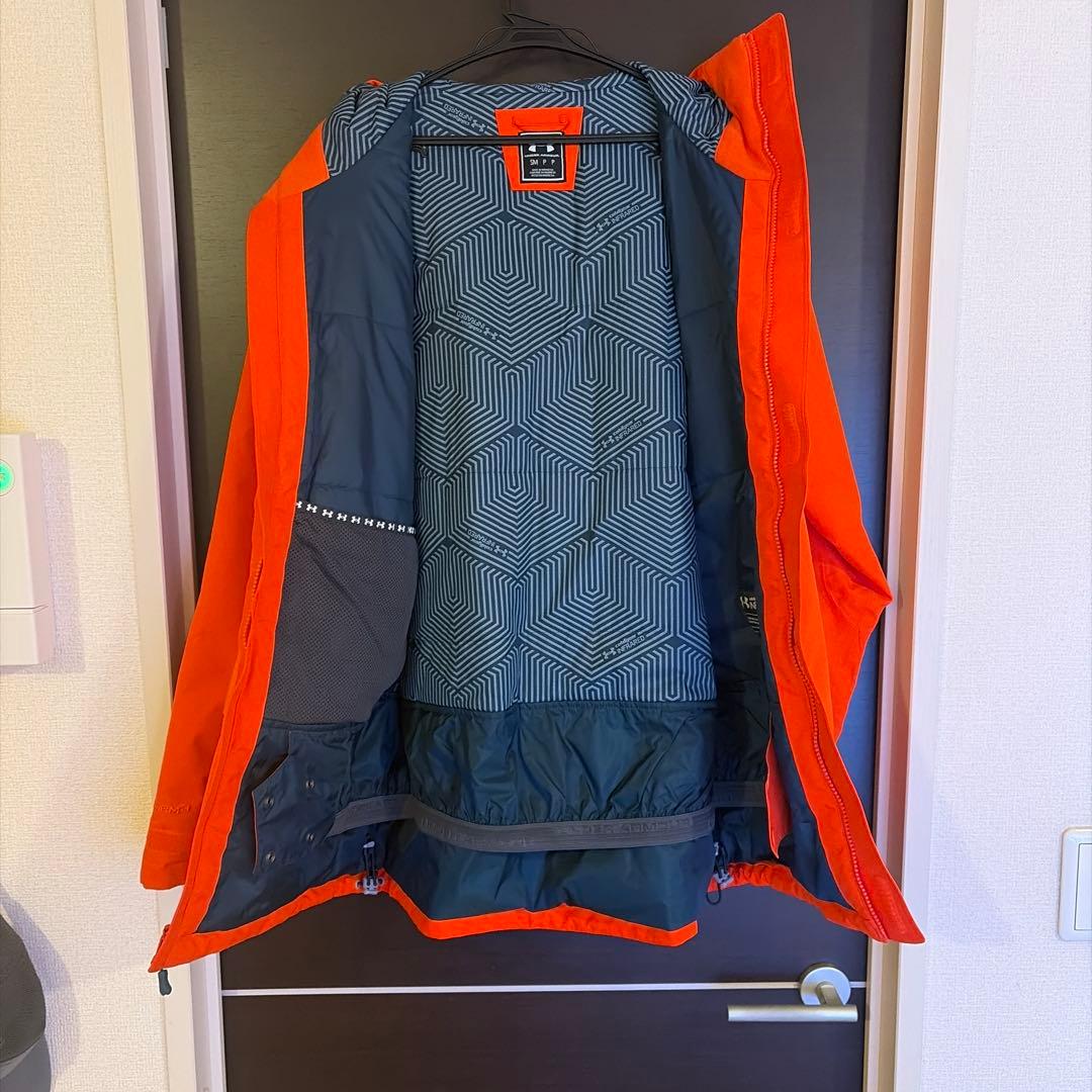 アンダーアーマー  INSULATED CORE JACKET