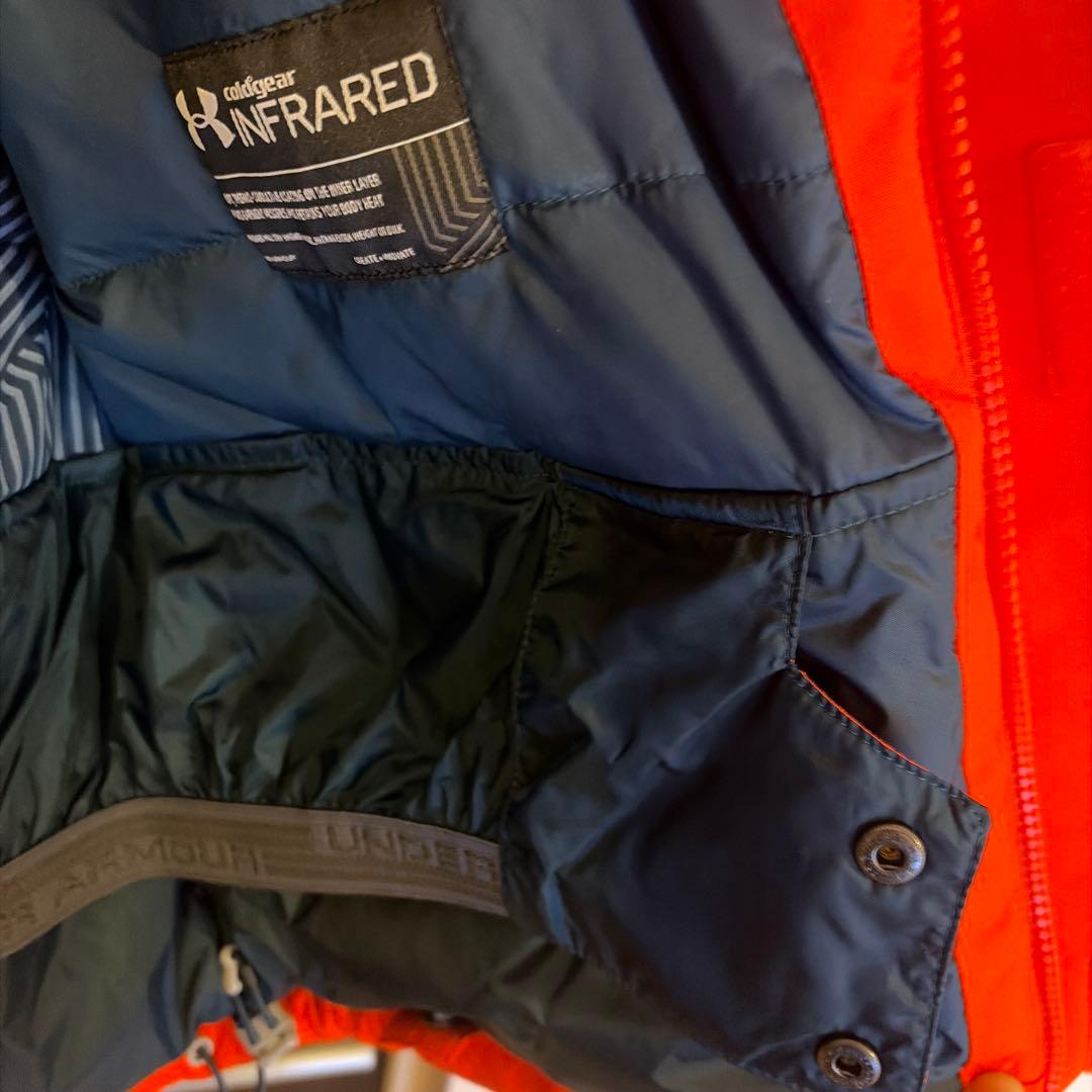 アンダーアーマー  INSULATED CORE JACKET