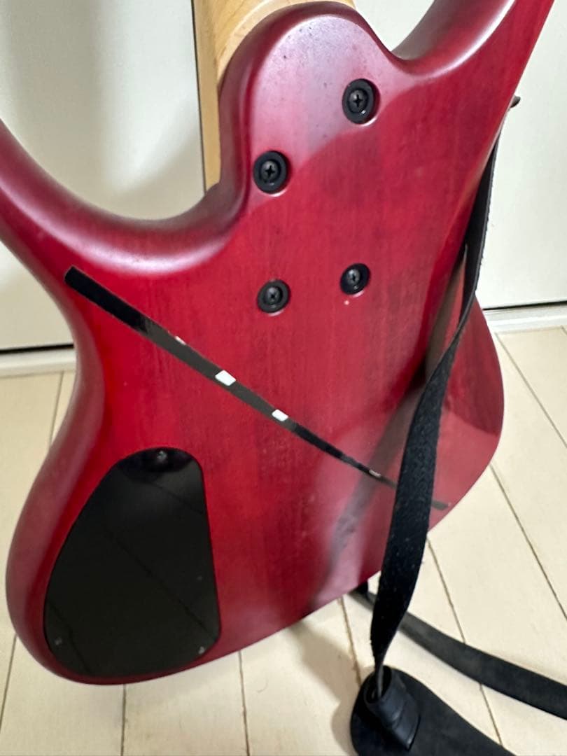 Toby Deluxe IV Walnut Satin エレキベース