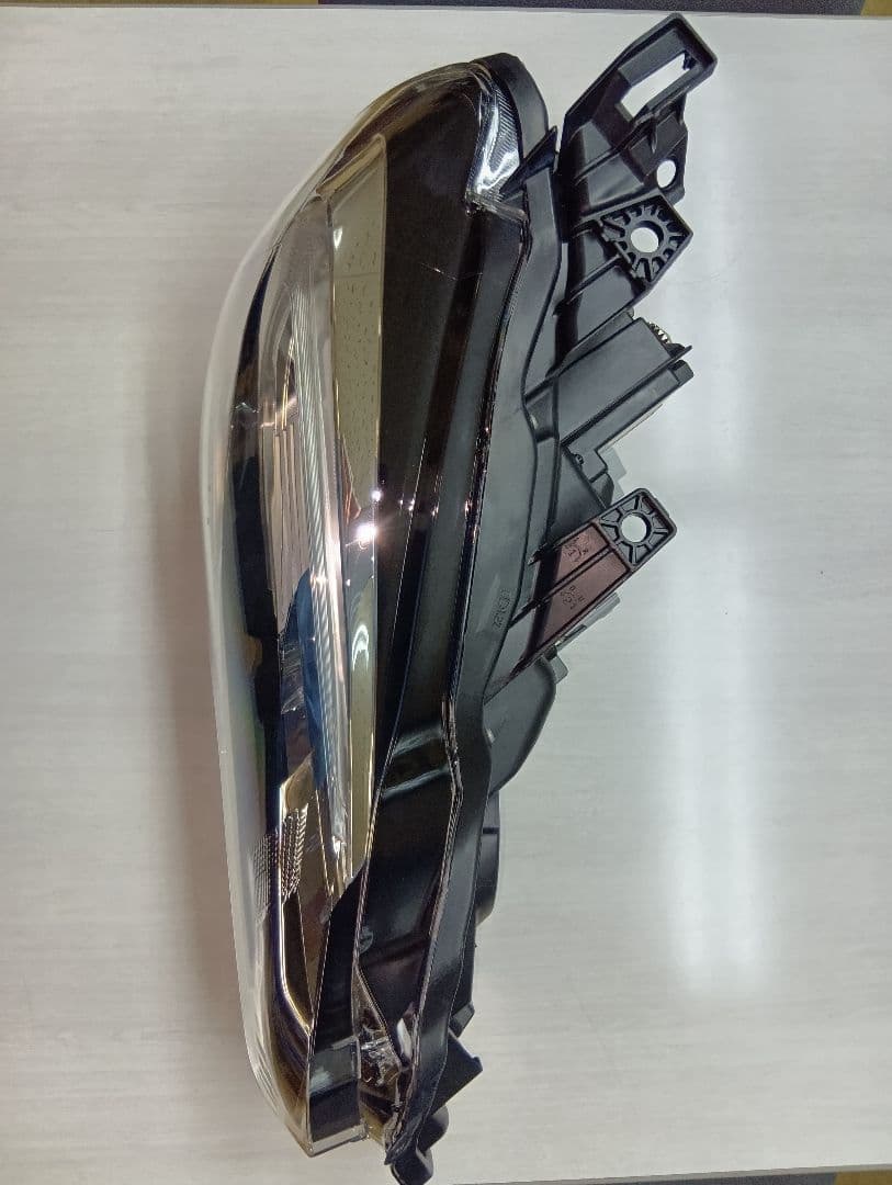 スバルBRZ ZC6 後期用右LEDヘッドライト良品