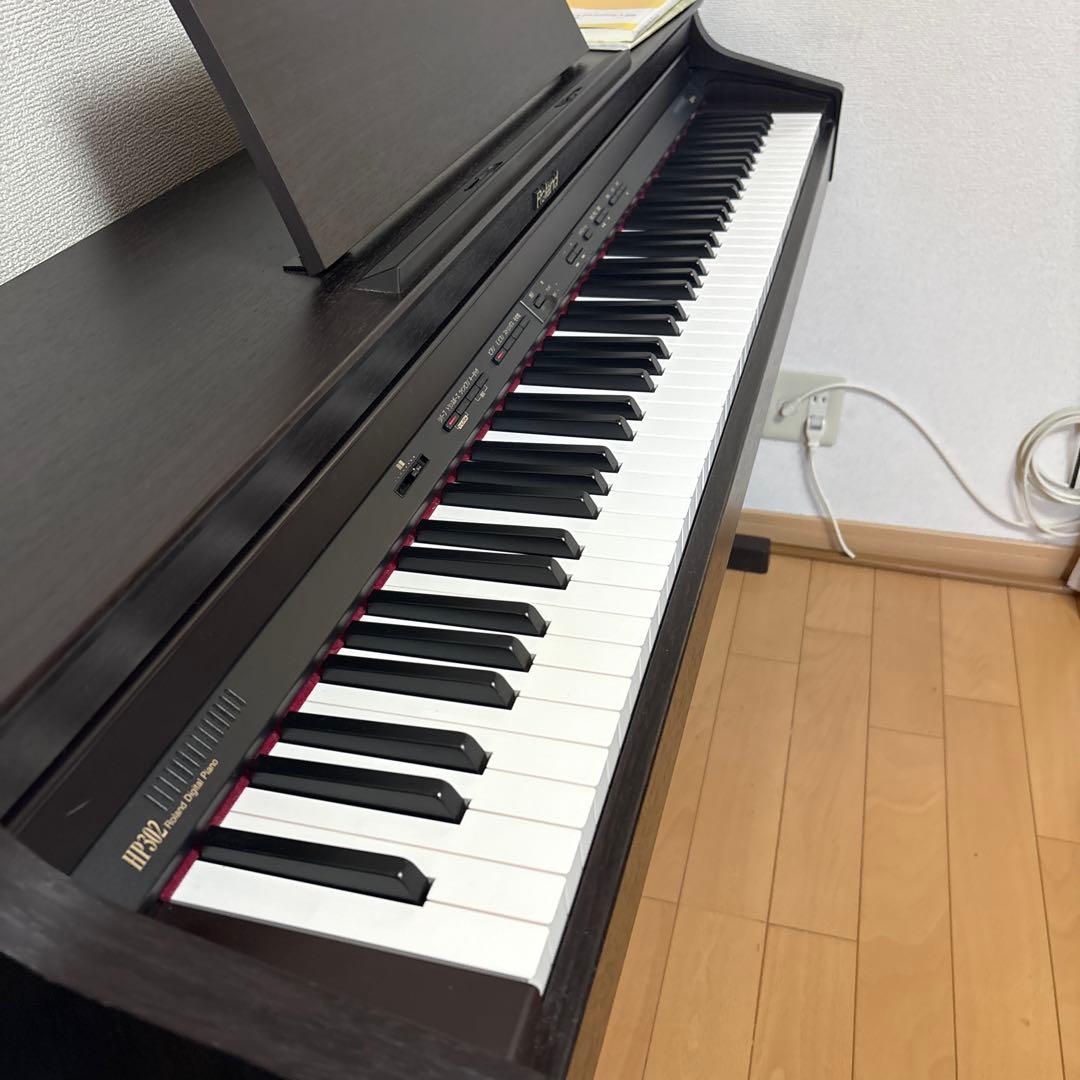 Roland ローランド 電子ピアノ HP302 88鍵 3本ペダル たのメル便