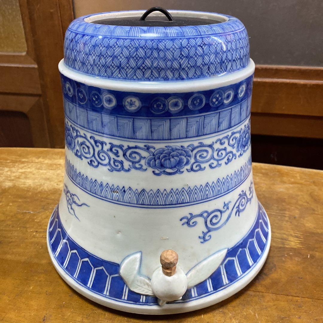 伊万里カラクリ水飲