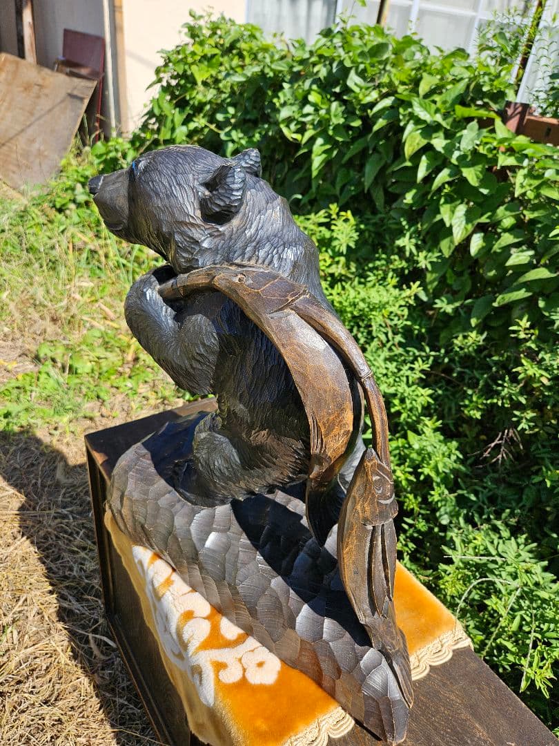 堀井 作 鮭を担ぐ熊 大型 木彫り 一刀彫 くま クマ 郷土玩具 北海道 アイヌ