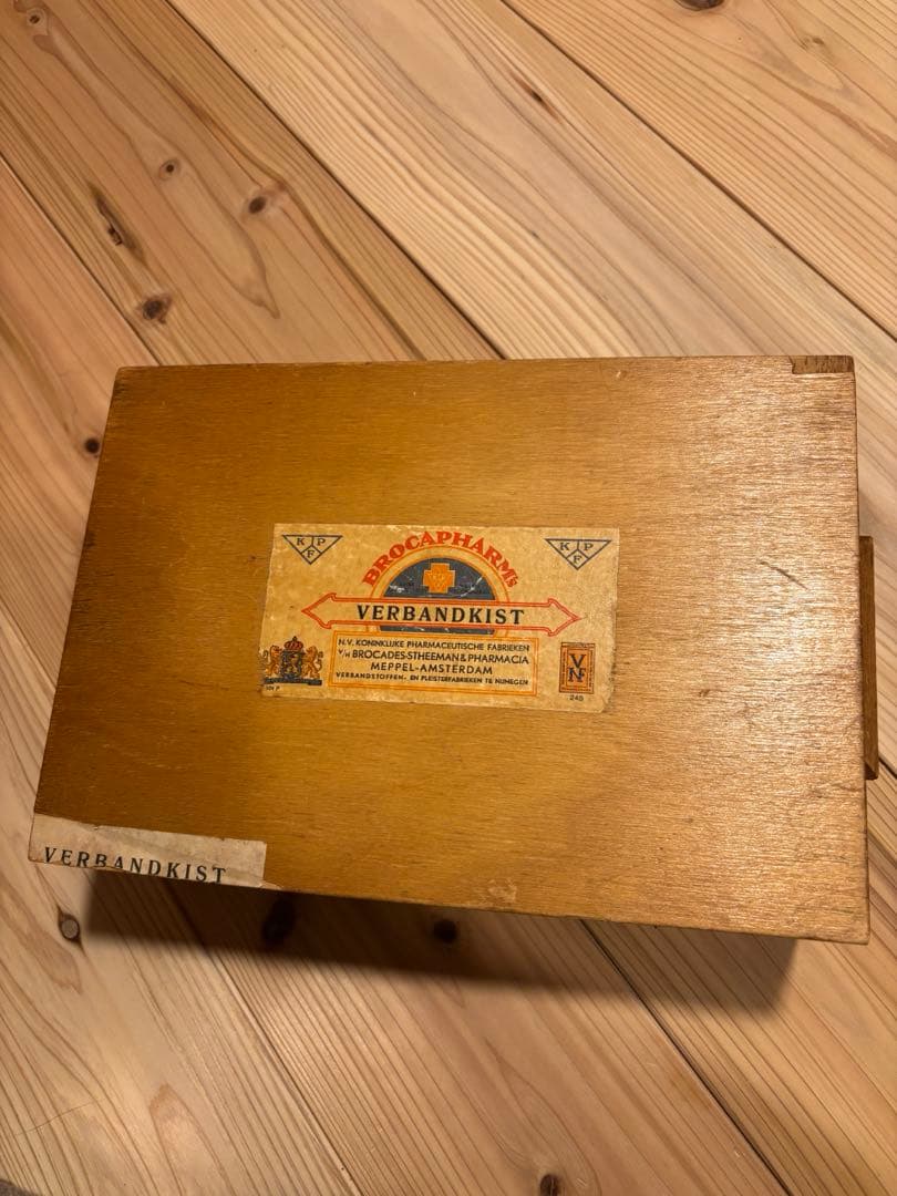 アンティーク　救急セット