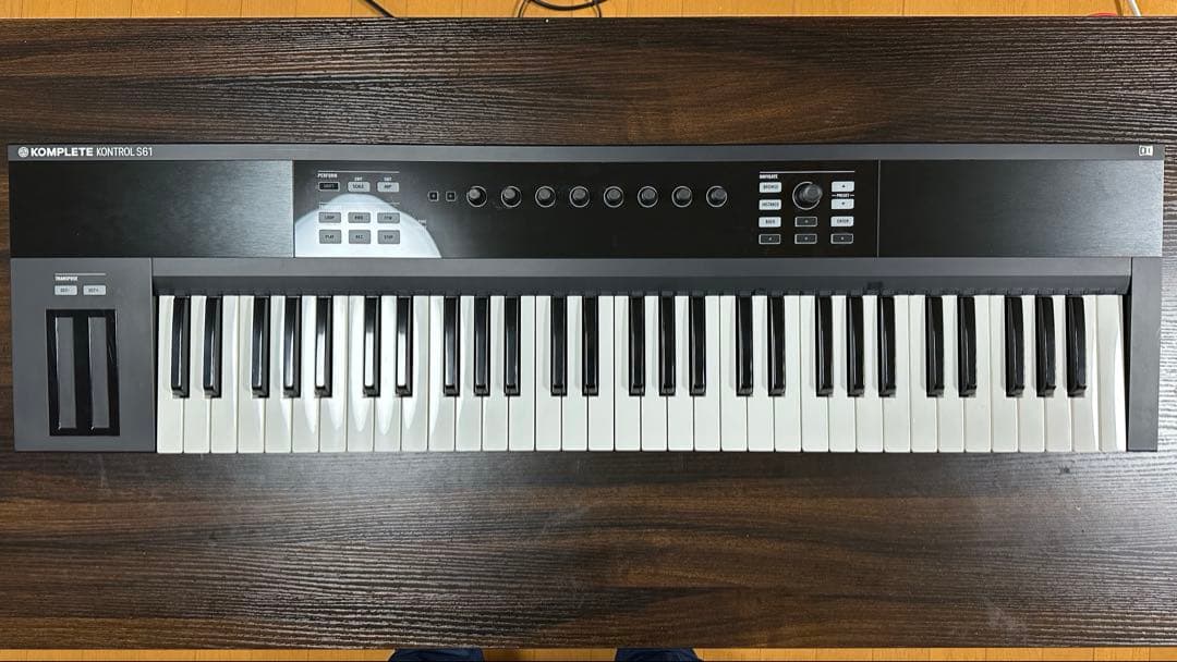 DTM・DAW KOMPLETE KONTROL S61