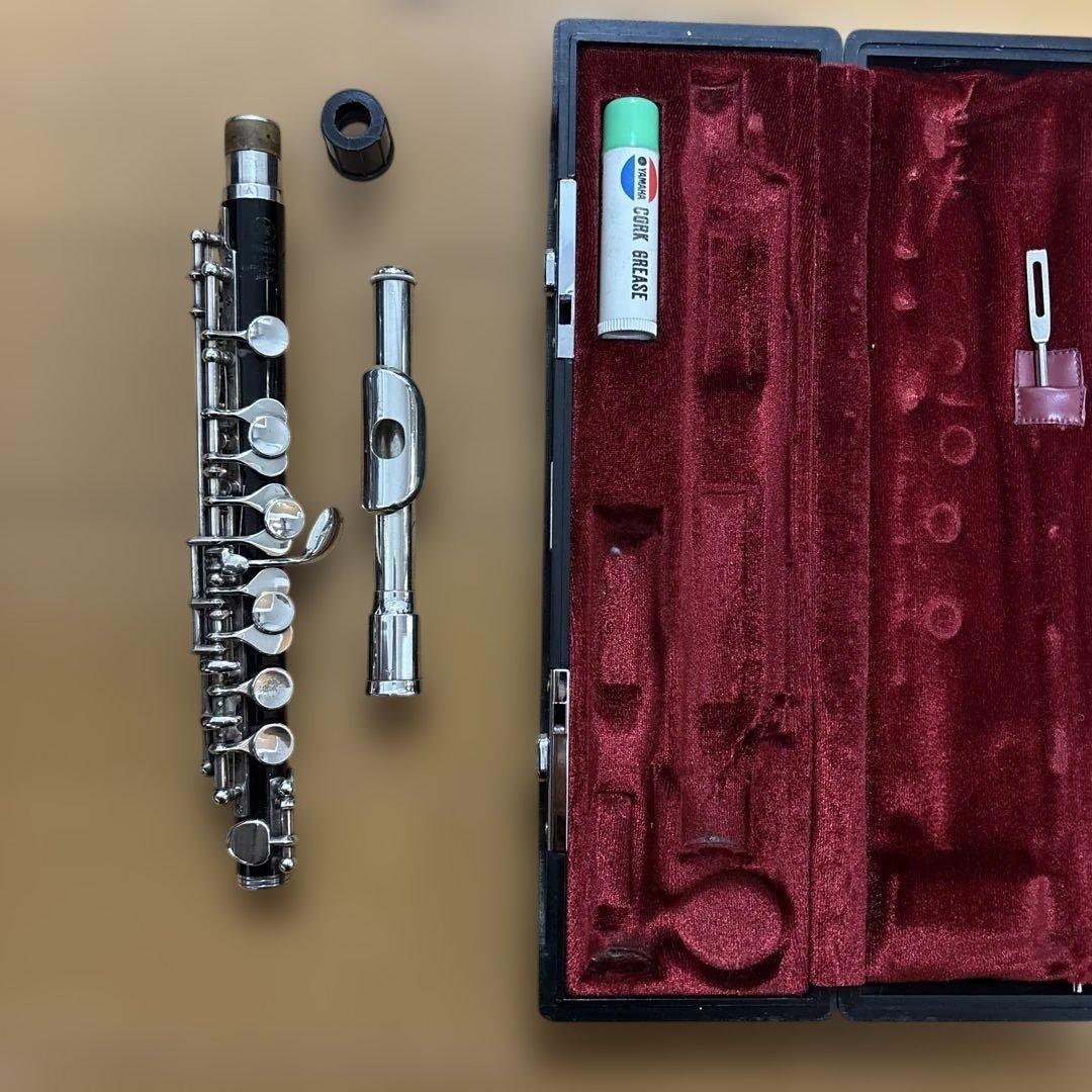 ピッコロ本体，ケースYAMAHA プラスチック製　中古　クロス付き(未使用品)