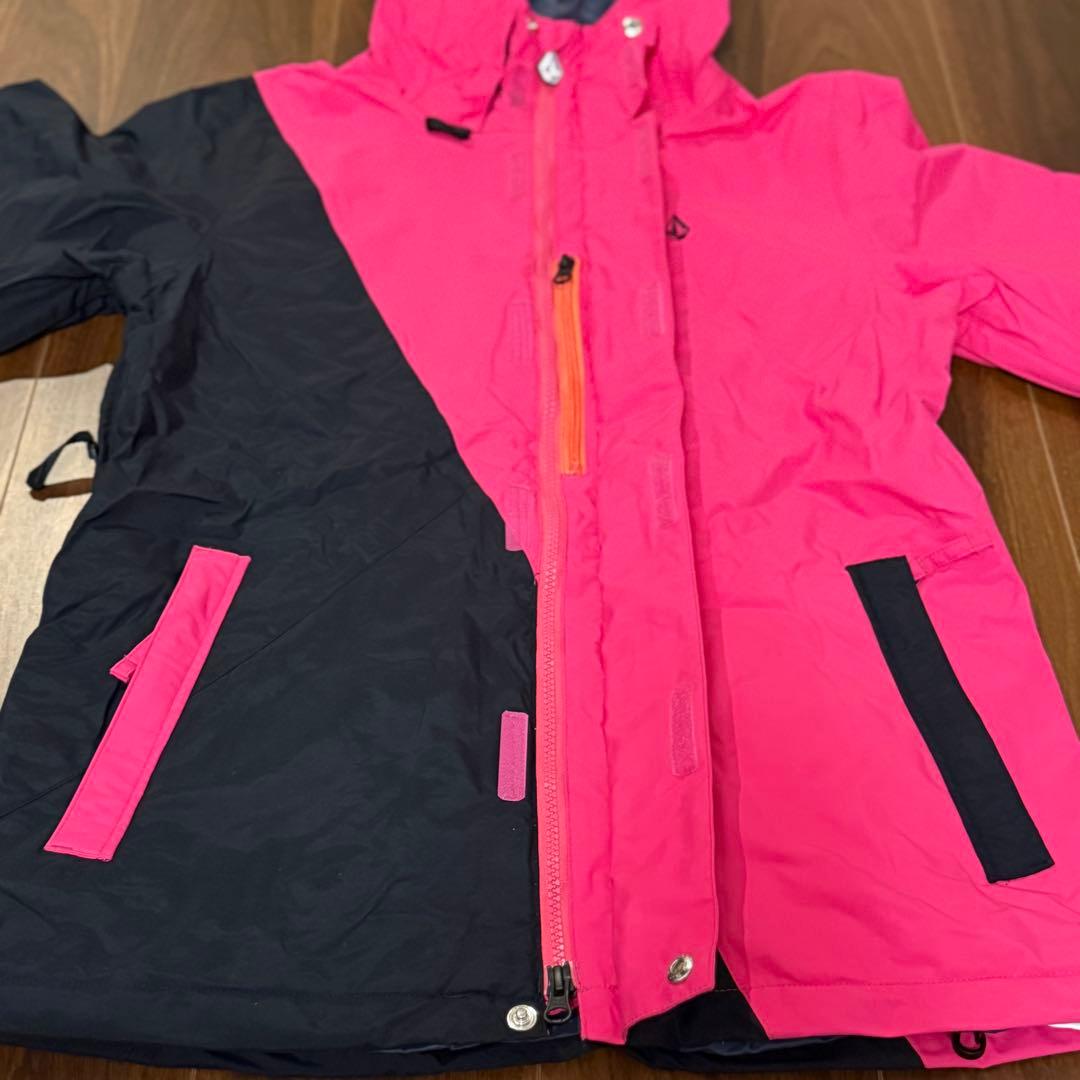 美品✨Volcom ボルコム スノーボードウェア 上 女性用 ピンク/ブラック