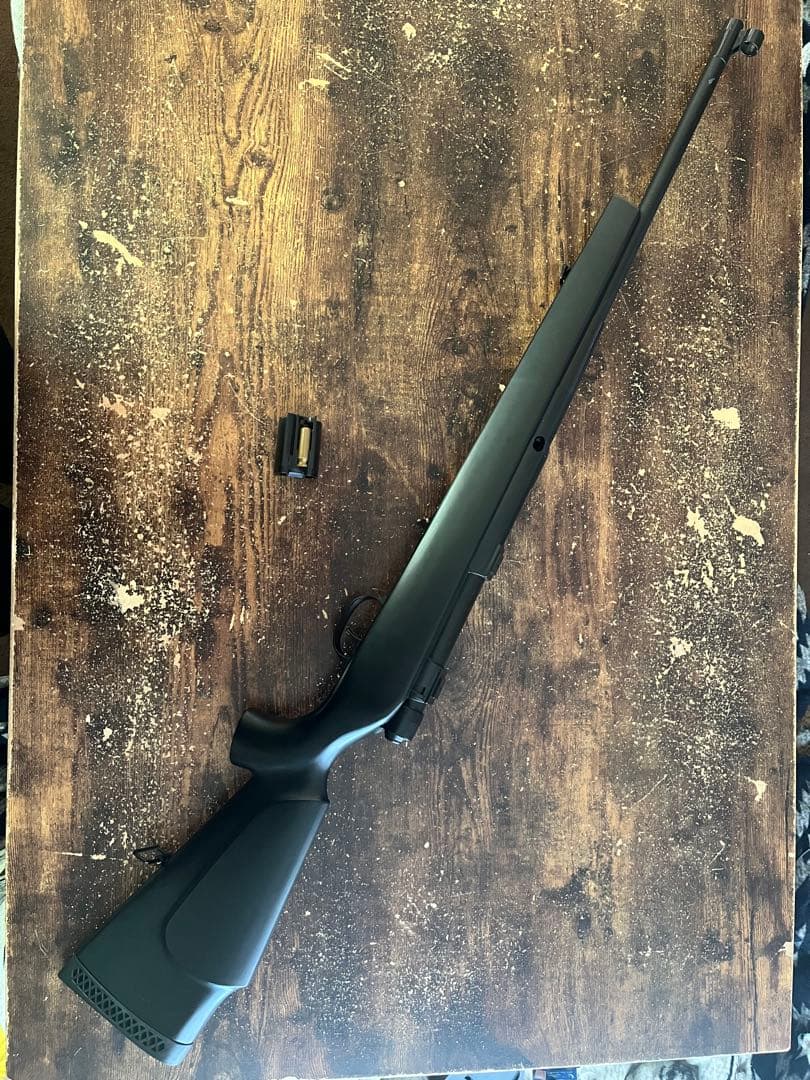 送料込みに変更しました！ライフルと電動ガン2個ハンドガン2個セット