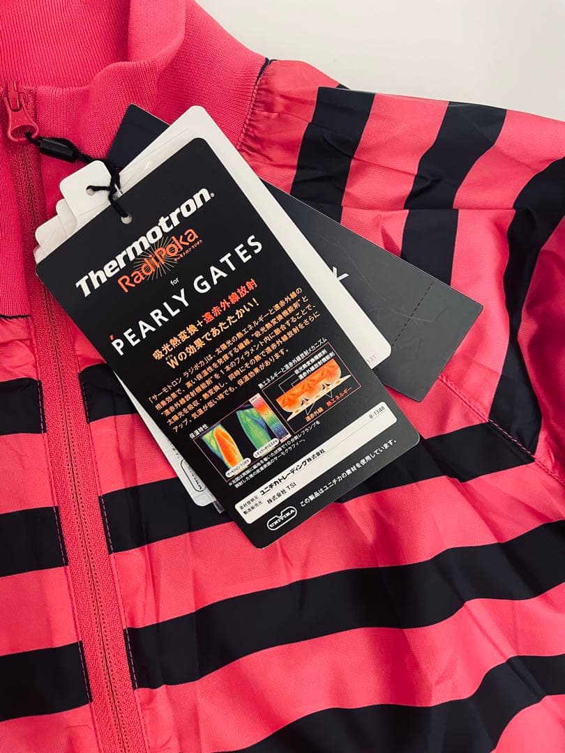 PGロゴ入り赤スウィングジャケット