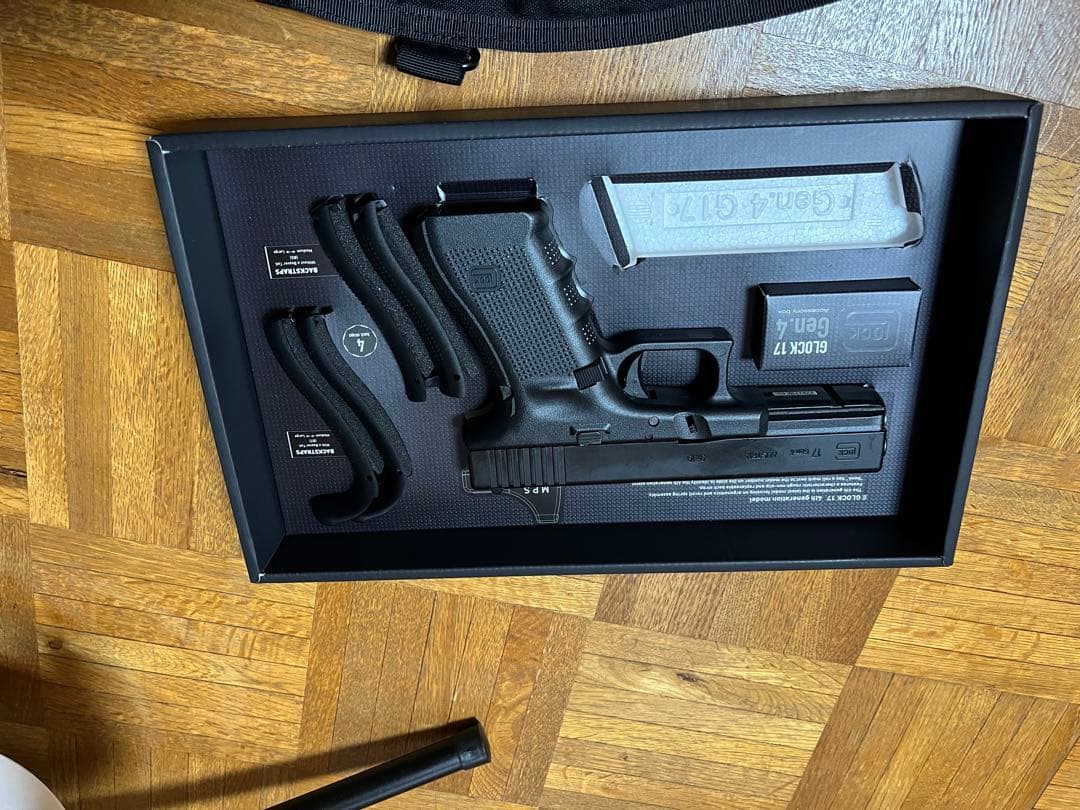 GLOCK17 Gen4、ファーストラインセットホロサイトのおまけ付き