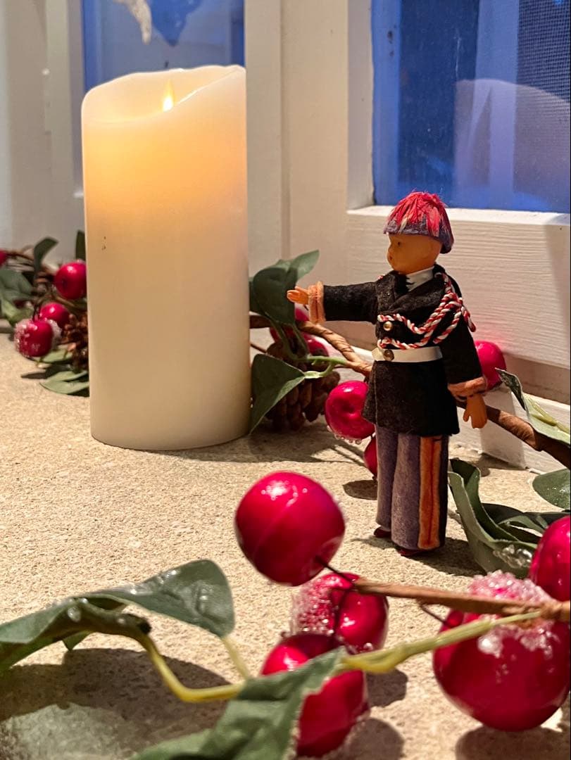 ◆フランスアンティーク｜超希少モナコ兵隊ミニドールDセルロイド民族衣装男制服軍隊