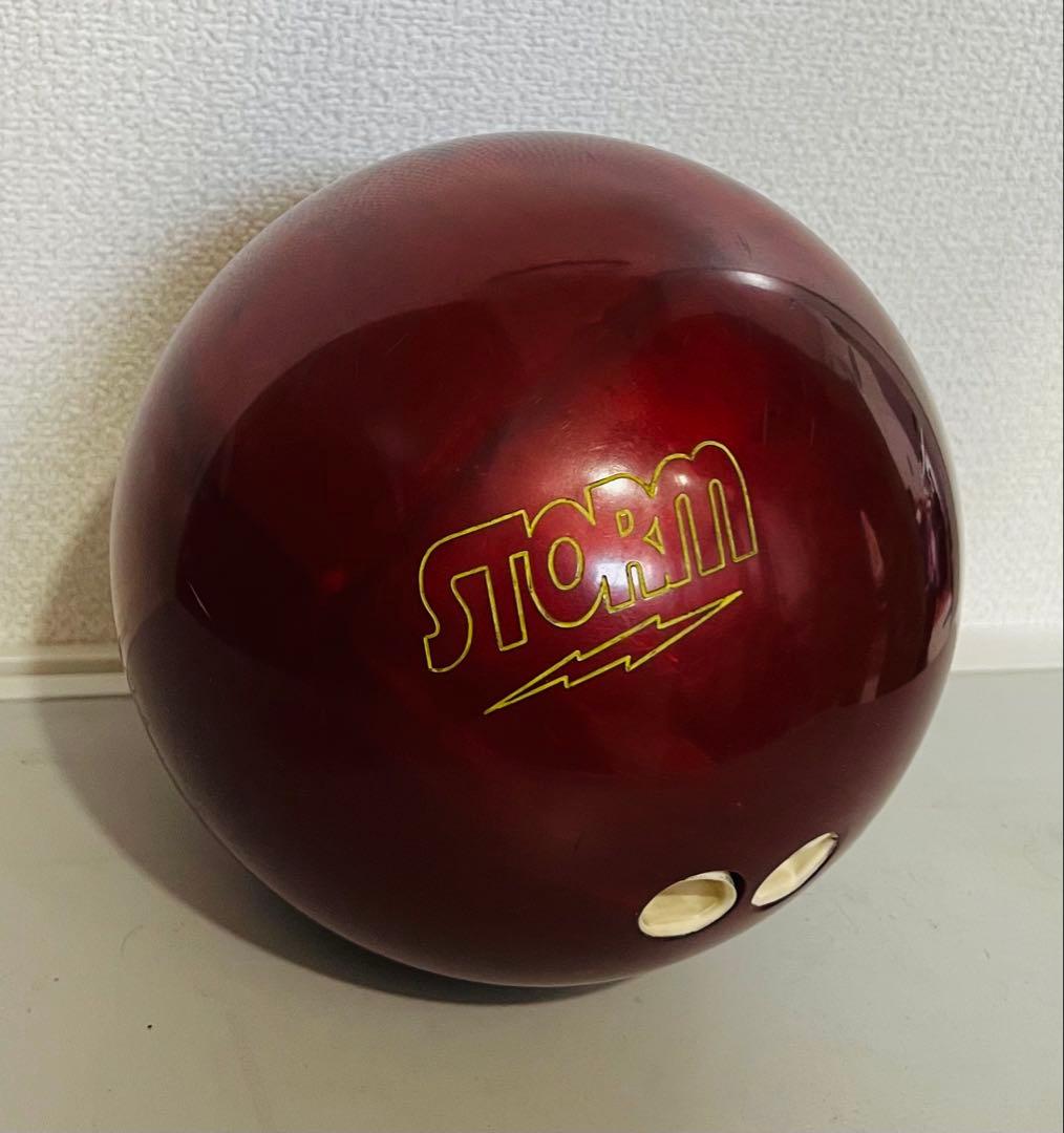 STORM ボウリングボール バーガンディ3点です。