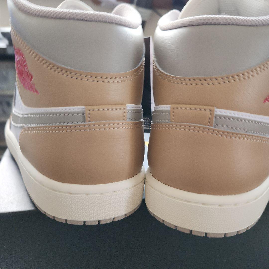 AIRジョーダン1ミドルカット