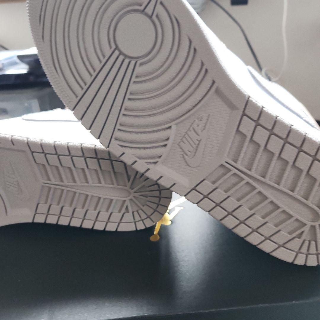 AIRジョーダン1ミドルカット